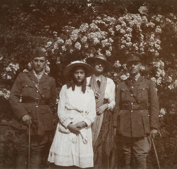 Brothers and sisters in a garden, WW1
