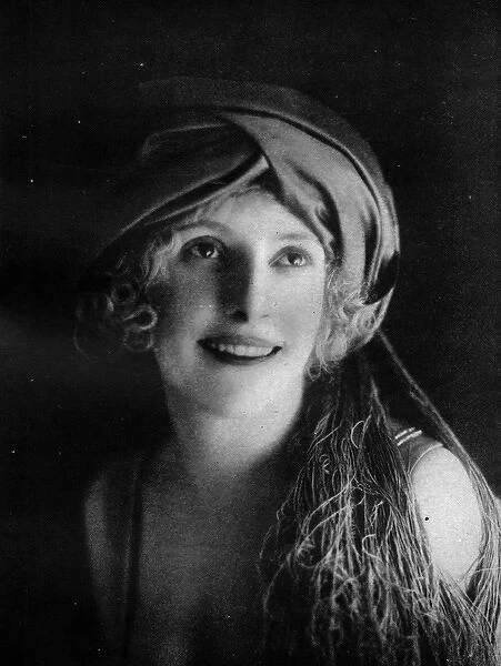 The French actress Mlle Parisys (1919), Paris