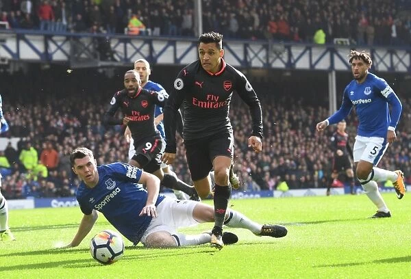 Alexis Sanchez Surges Past Michael Keane: Everton vs. Arsenal, Premier League 2017-18