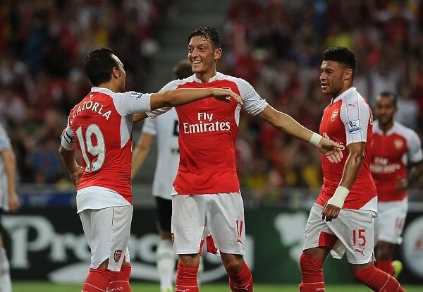 Arsenal's Mesut Ozil Scores Decisive Goal Against Everton in Barclays Asia Trophy