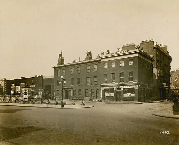 Baker Street Railway Station; photographed 27 March 1915 (photo)