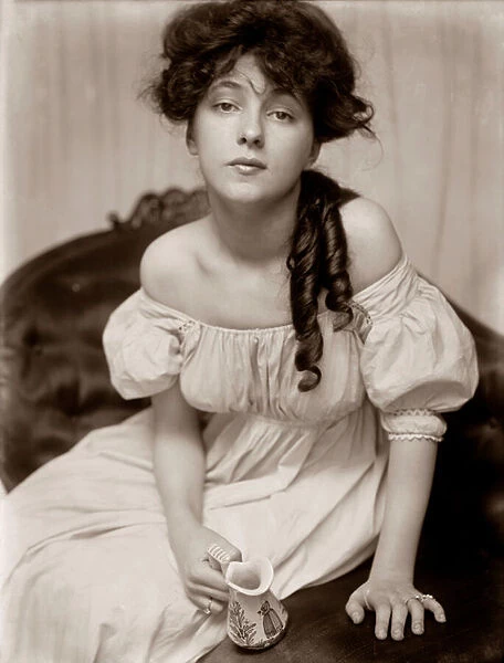 Portrait of Evelyn Nesbit by Gertrude Kasebier, c. 1900 (platinum print)