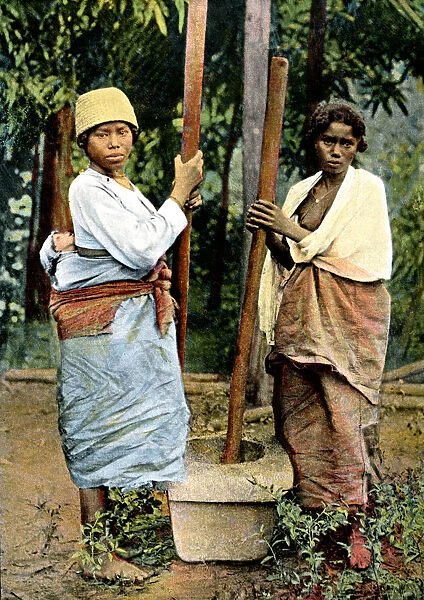 Women pounding rice, Madagascar, late 19th century