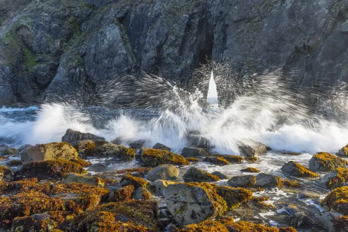 Framed Print : Waves breaking in front of arch, Harris Beach State Park, Oregon
