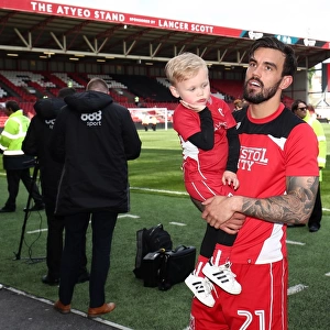 Marlon Pack in Action: Thrilling Sky Bet Championship Clash between Bristol City and Birmingham City (May 2017)