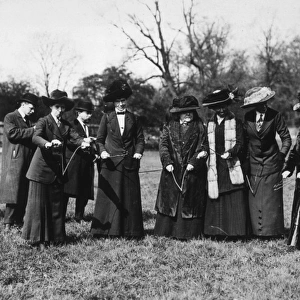 Ladies Dowsing / 1913