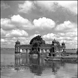 Lakeside Temple, Madhya Pradesh Region