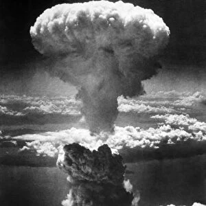 Atomic burst over Nagasaki, 1945