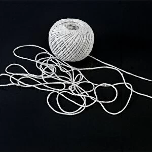 Ball of string C013 / 9043