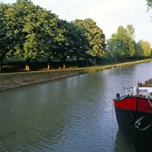 The banks of the canal, Canal du Midi, UNESCO Wiorld Heritage Site, in region of Preissan
