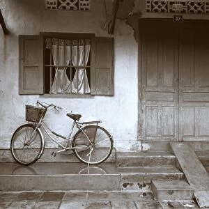 House with Bicycle, Hoi An, Vietnam
