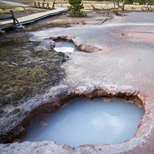 WY, Yellowstone National Park, Artist Paint Pots, thermal pool