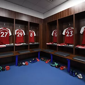 Arsenal Changing Room: Preparing for Leicester City Clash (2017-18 Premier League)
