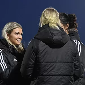 Arsenal Women's Squad in Deep Discussion Ahead of West Ham United Clash (2022-23)