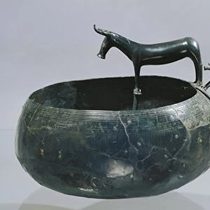 Austria, Hallstatt, Vase with decorations of a cow and a calf, tomb 671, bronze