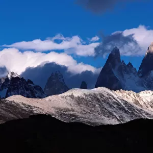 Argentina, Los Glaciares NP, clouds drifting by Mt. Fitzroy