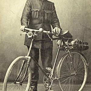 Frederick Giles cycle touring the world, Australia, 1911 (b / w photo)