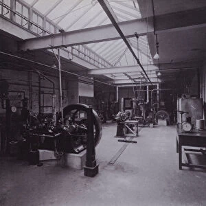 Part of the Mechanical Engineering Laboratory in the Merchant Venturers Technical College (b / w photo)