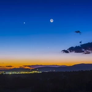 Moon, Mercury & Venus conjunction above Silver City, New Mexico