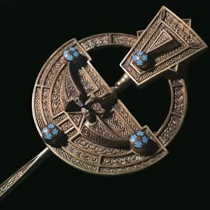 Celtic gilt-silver brooch, 8th century