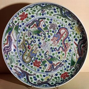 Chinese porcelain dish with a design of dragons and phoenixes, 17th century BC