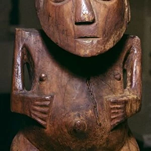 Male figure (ti i) made of thespesia wood from the Society Islands in Tahiti, 19th Century