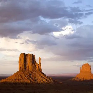 East and West Mitten Buttes, Monument Valley, Utah East and West Mitten Buttes, Monument Valley, Utah
