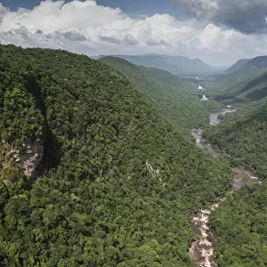 Potaro River cutting through Kaieteur Gorge, Kaieteur National Park, Guyana