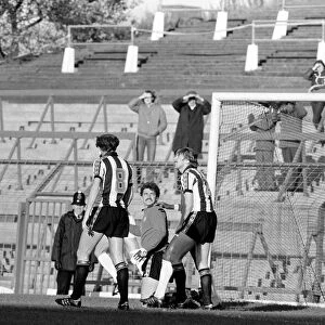Oldham 3 v. Newcastle United 1. Division 2 Football October 1981 MF04-13-042